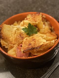 Magyaros Rakott Burgonya recept fotója