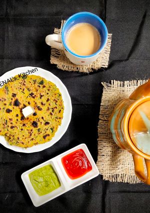 બાજરી ના થેપલા (Bajari Thepla Recipe In Gujarati) રેસીપી મુખ્ય ફોટો