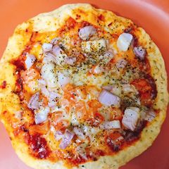 A picture of Homemade cheese pizza without yeast.