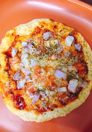 A picture of Homemade cheese pizza without yeast.