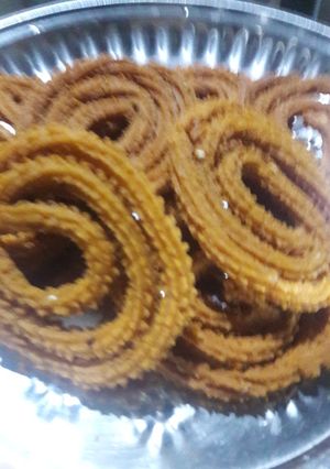 चकली (Chakli recipe in Hindi) रेसिपी मुख्य फोटो