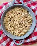 Spaghetti cacio e pepe 🇮🇹 Espaguetis con queso y pimienta negra 🍝
