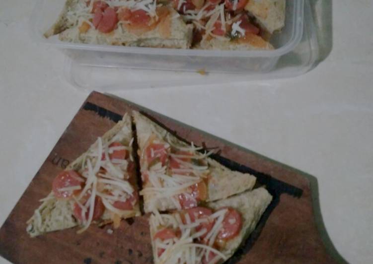 Langkah mengolah Pizza roti tawar yang Menggugah Selera