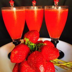 A picture of Strawberry 🍓 Mint Lemonade.
