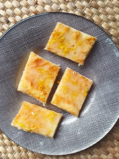 Una foto de Brownie de limón
