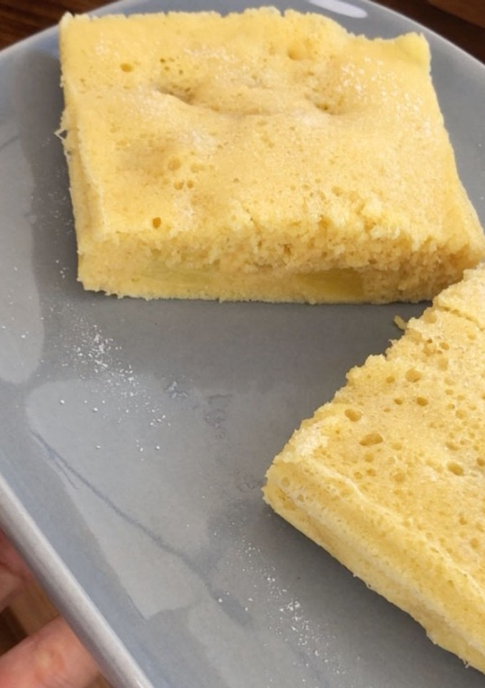 Una foto de Tarta de manzana express en estuche Lékué al microondas