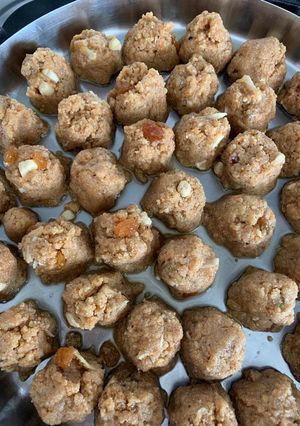 અડદિયા (Adadiya Recipe In Gujarati) રેસીપી મુખ્ય ફોટો