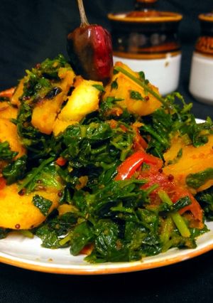आलू मेथी की सब्जी (Aloo Methi ki Sabzi recipe in hindi) रेसिपी मुख्य फोटो