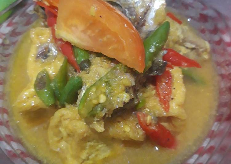 Ikan Dencis Mix Tahu Bumbu Kuning