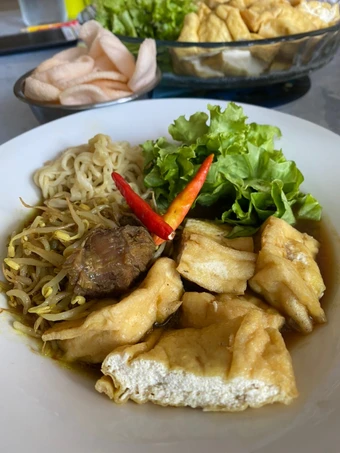 Cara Gampang Membikin Resep Tahu Campur yang Lezat Anti Ribet, Mantap Sekali