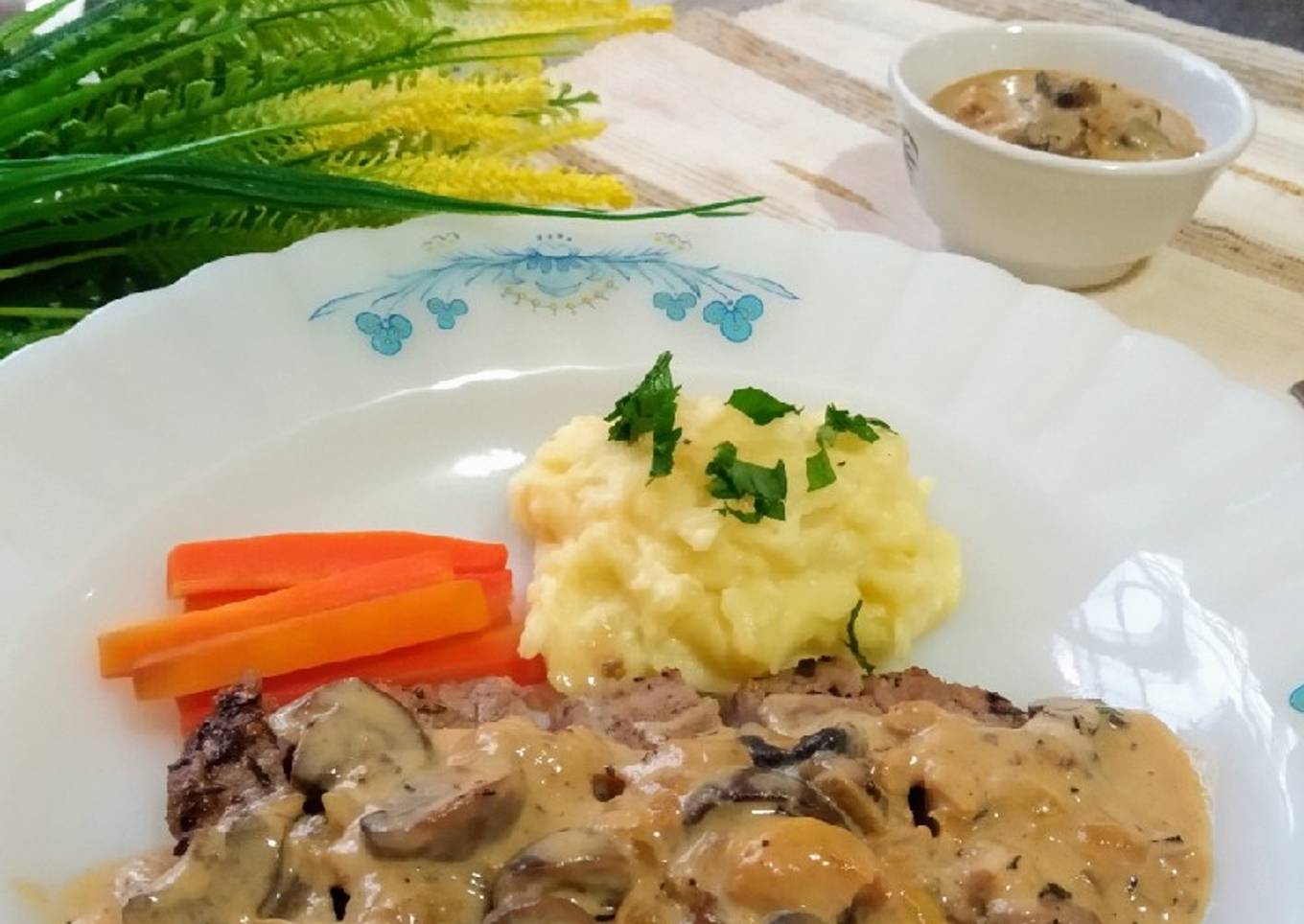 Beef Steak With Mushroom Sauce