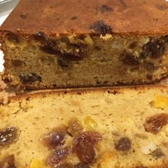 A picture of Fruit Cake.