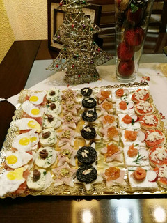Una foto de Canapés navideños