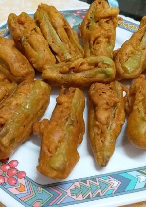 A picture of Chilli Bhajji/Deep Fried Peppers.