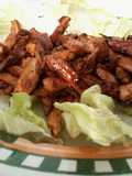 POLLO LAQUEADO CON MIEL, en ensalada