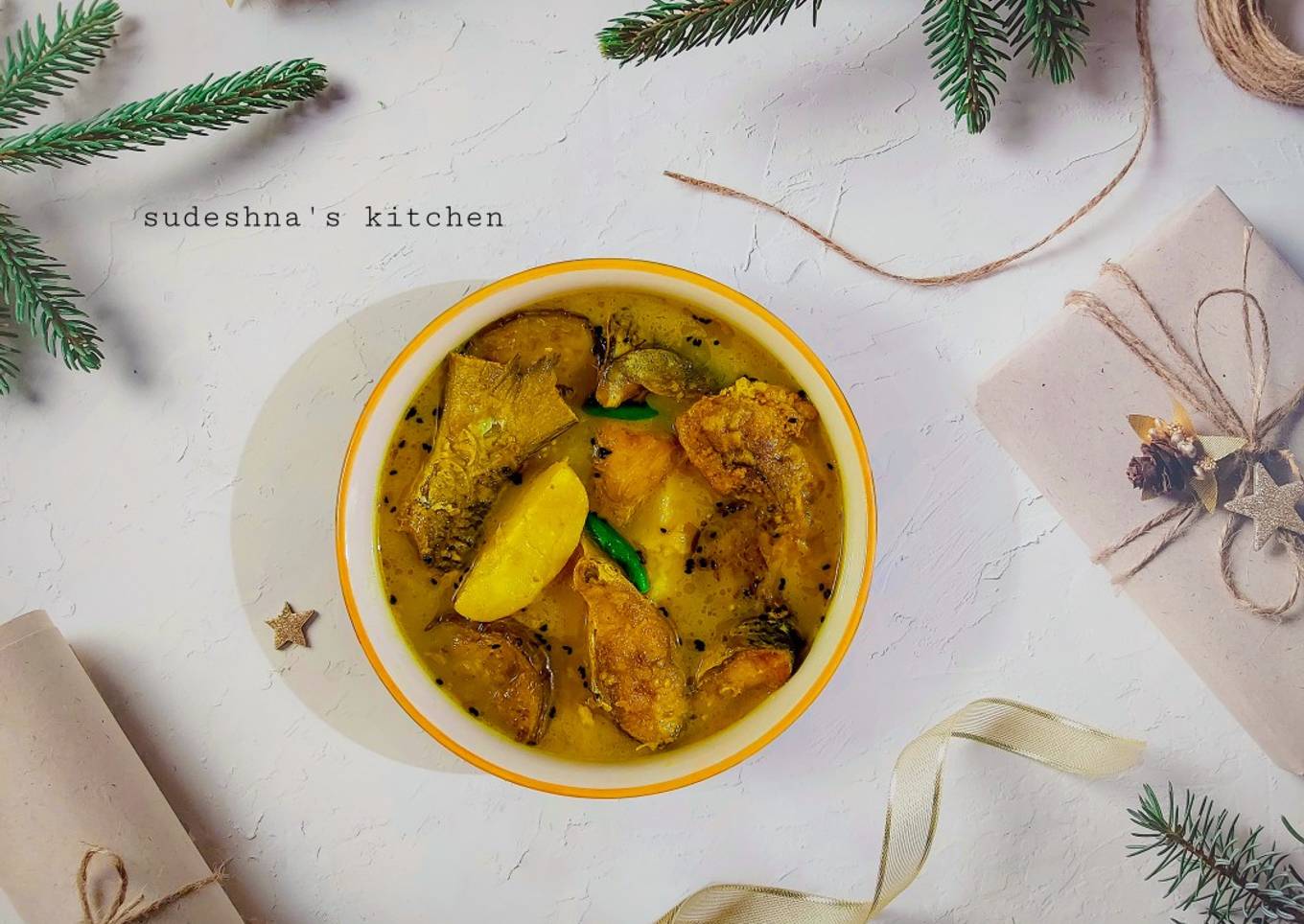 Iilish er Tel Jhol OR Simple Bengali Hilsa Curry