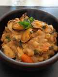 Pasta con porotos y choritos