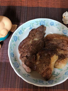 香烤冷凍厚切牛排~水波爐料理 的食譜成品照片