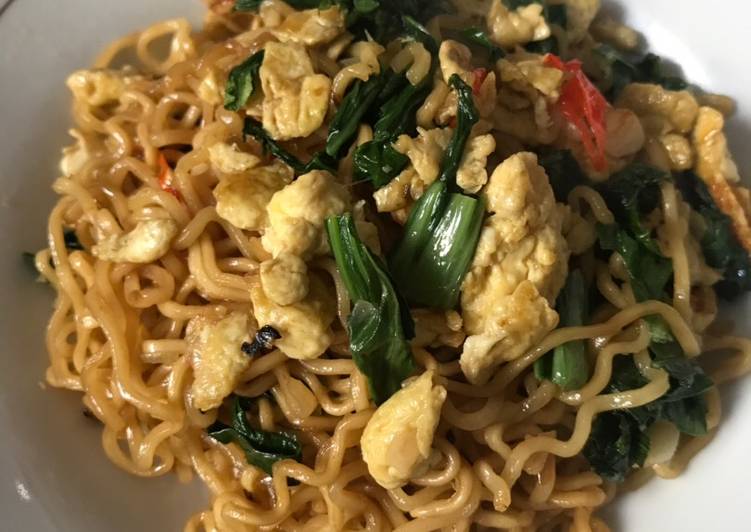 Langkah Mudah untuk Membuat Indomie Goreng Tek-Tek yang Bikin Ngiler