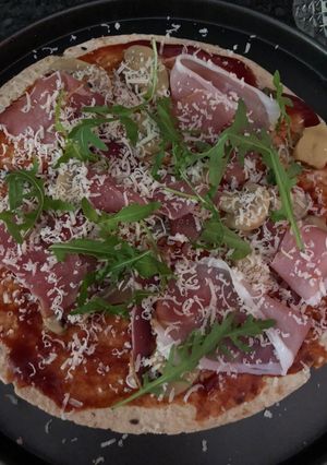 O poză a rețetei Pizza pe lipie.