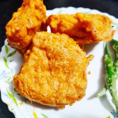 A picture of Pav Vada.