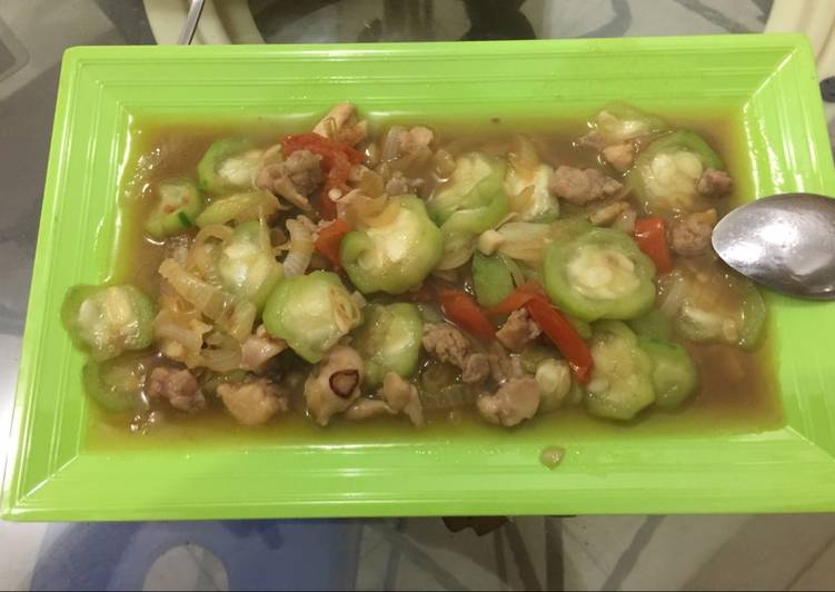 Resep Oyong masak Bawang Bombay campur Ayam oleh Agustina 