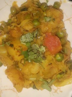 A picture of Patta Gobhi Matar Aloo.