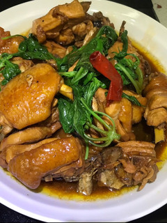 九層塔醬燒土雞肉 的食譜成品照片