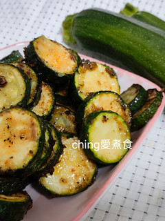 十分鐘上菜-椒鹽乾煎節瓜 的食譜成品照片