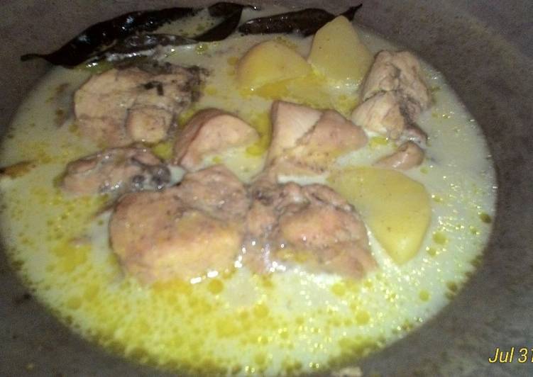 Resep Opor bumbu ayam goreng instant yang enak