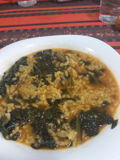 Una foto de Arroz con espinacas, fácil, rápido, económico y muy bueno