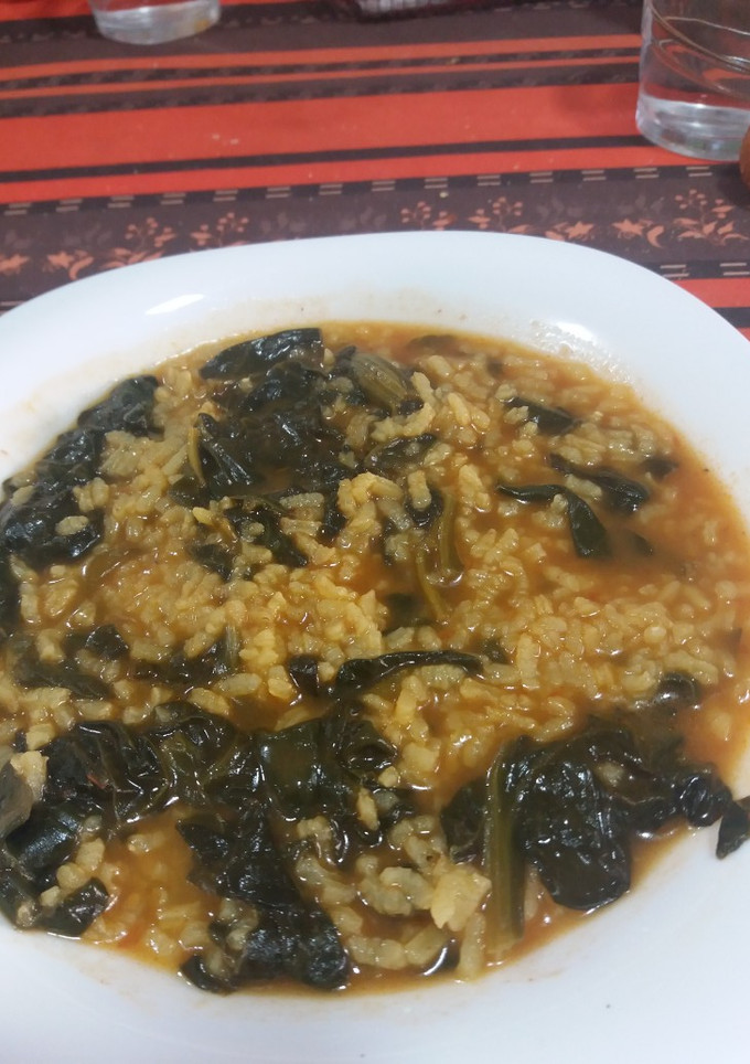 Una foto de Arroz con espinacas, fácil, rápido, económico y muy bueno
