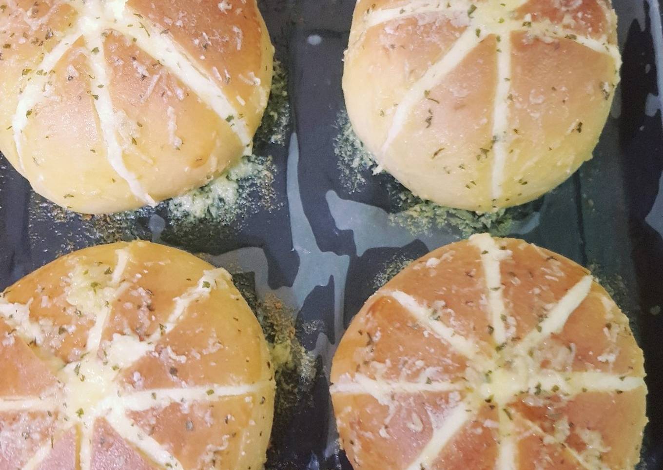 Korean Garlic Cheese Bread