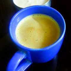 A picture of Cinnamon coffee creamer.