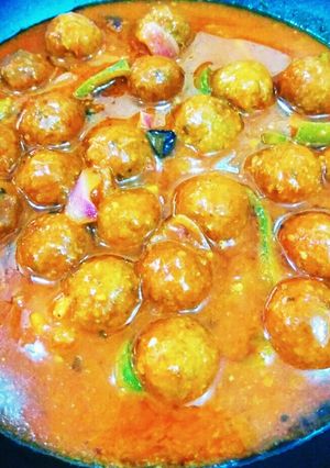 A picture of Manchurian chicken ball.