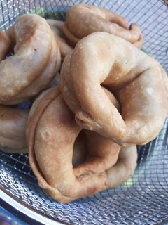 A picture of Spicy onion rings.