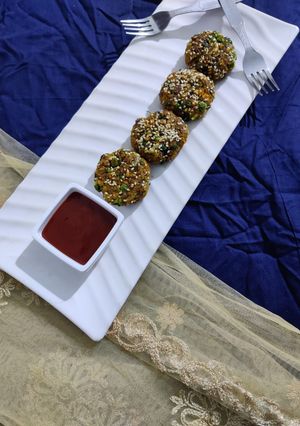 A picture of Leftover Oats UpamaTikki.