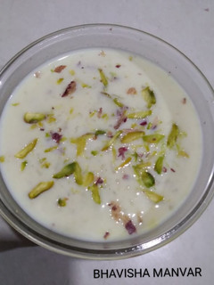 રજવાડી દૂધ પૌવા (Rajwadi Doodh Poha Recipe In Gujarati) રેસીપી મુખ્ય ફોટો