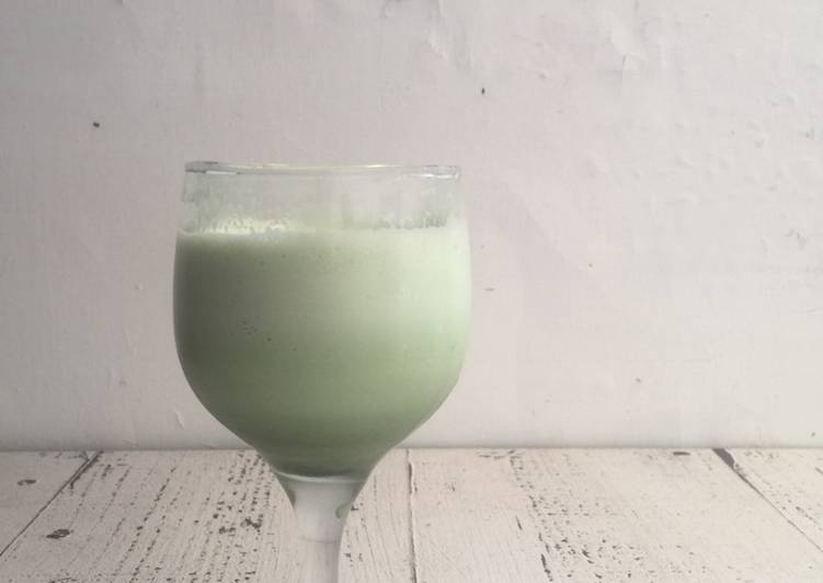 Cara Gampang Menyiapkan Ice Green Tea Latte (Ala Cafe), Menggugah Selera