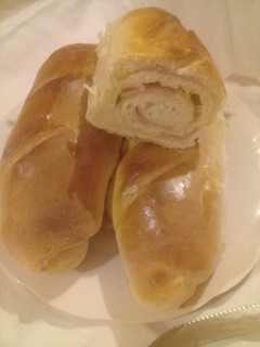 Una foto de Pan de jamón y queso