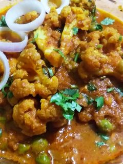 नबाबी गोभी मटर रेसिपी मुख्य फोटो