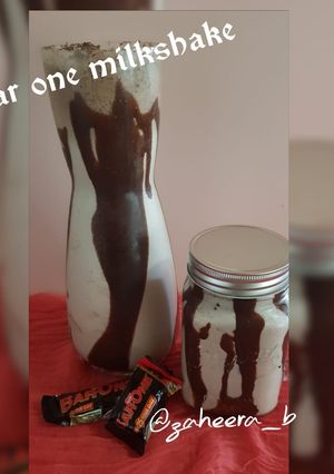 A picture of Bar one milkshake #justblendit.
