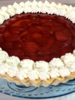 Una foto de Tarta de frutillas con crema pastelera 🍓🍰