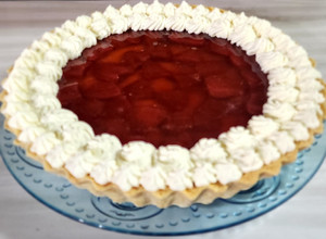 Una foto de Tarta de frutillas con crema pastelera 🍓🍰