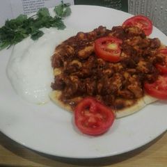 A picture of Iskender kabab.