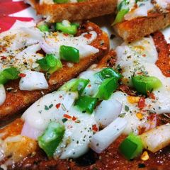 A picture of Bread pizza.