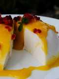Kokosowa panna cotta z sosem mango