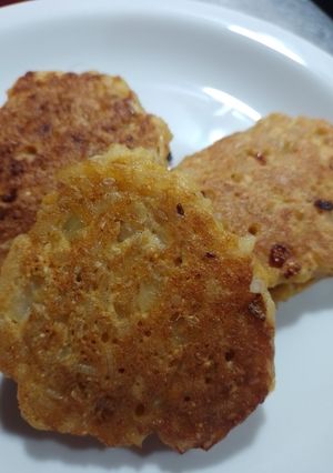 Una foto de Hamburguesas de arroz y cebollas