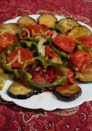 عکسی از دستور گوجه بادمجان
