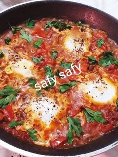 صورة لوصفة شكشوكة الفول(بالبيض والبسطرمة)